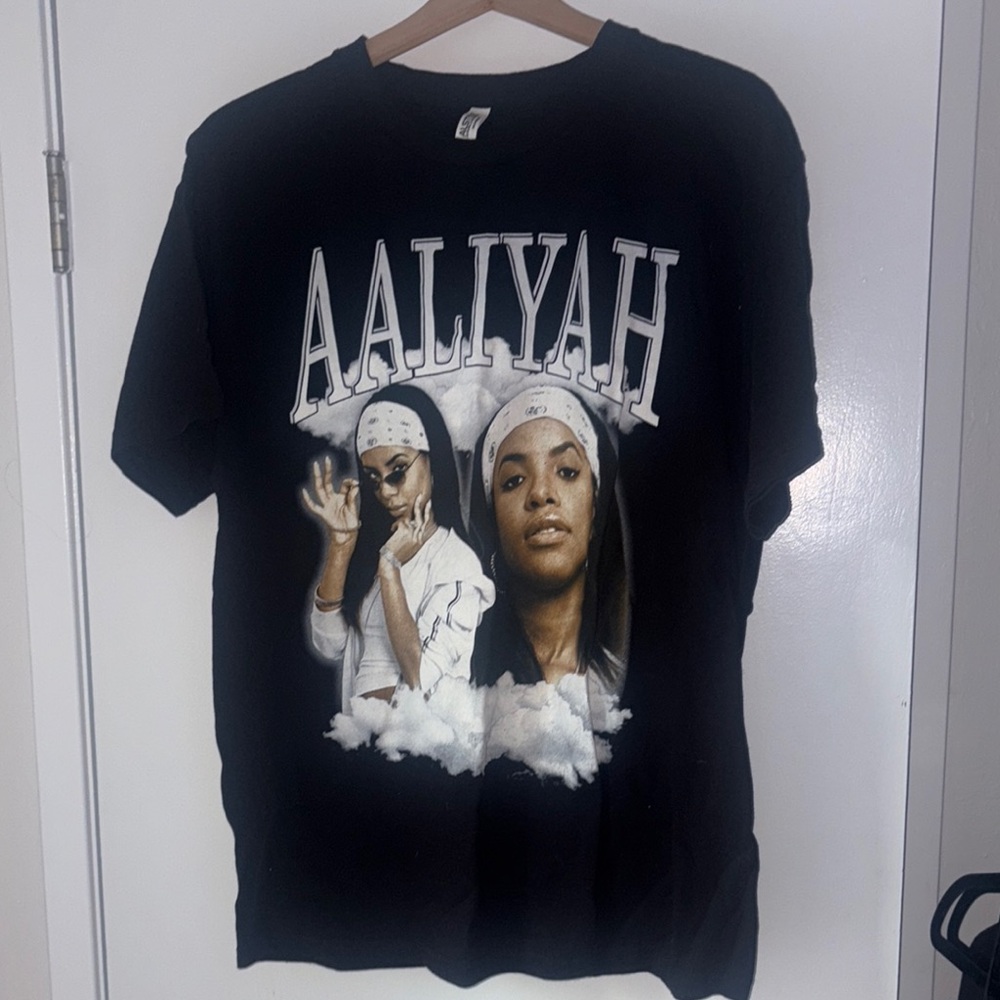 Aaliyah Black Graphic T-Shirt